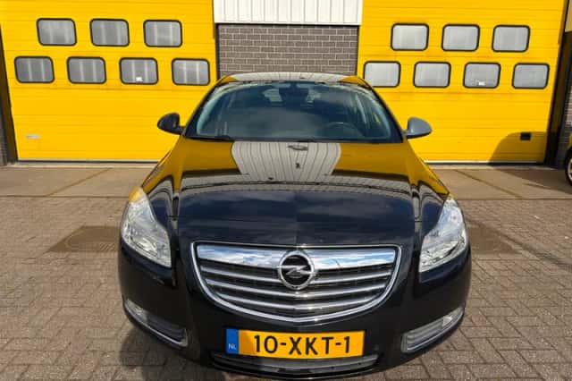 Opel Insignia (2012) thumbnail 3
