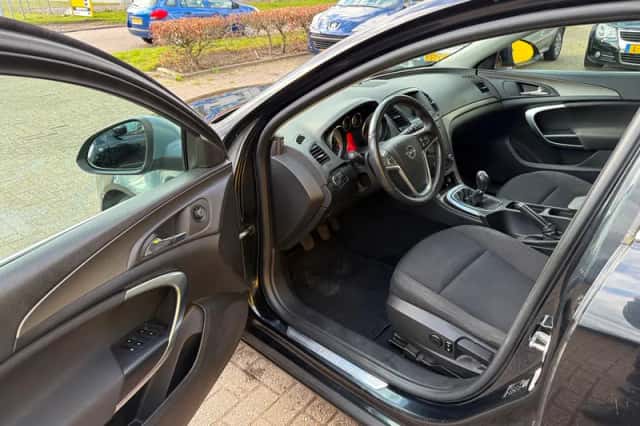 Opel Insignia (2012) thumbnail 6