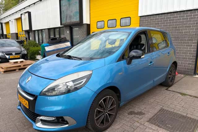 Renault Scénic (2013) thumbnail 2