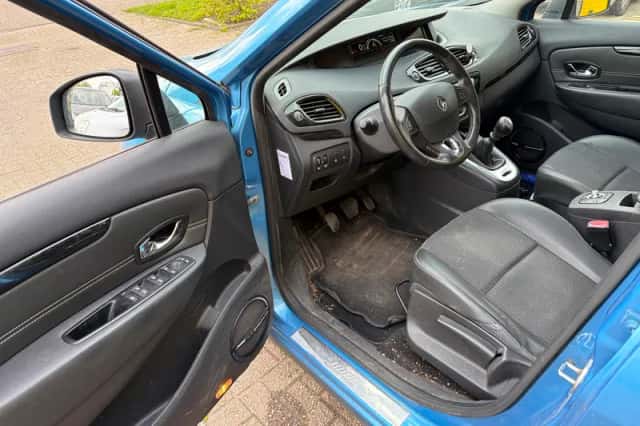Renault Scénic (2013) thumbnail 6