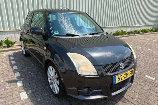 Suzuki Swift (2008) thumbnail 2