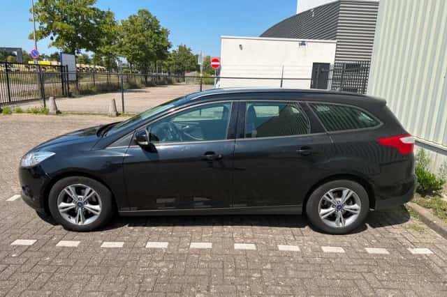 Ford Focus (2014) thumbnail 3