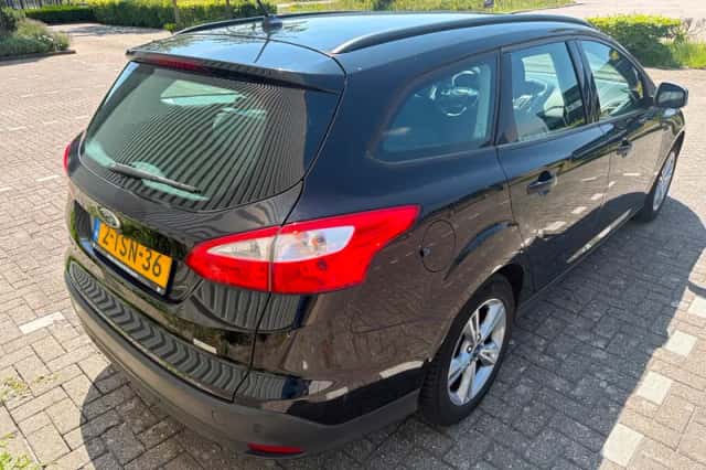 Ford Focus (2014) thumbnail 5