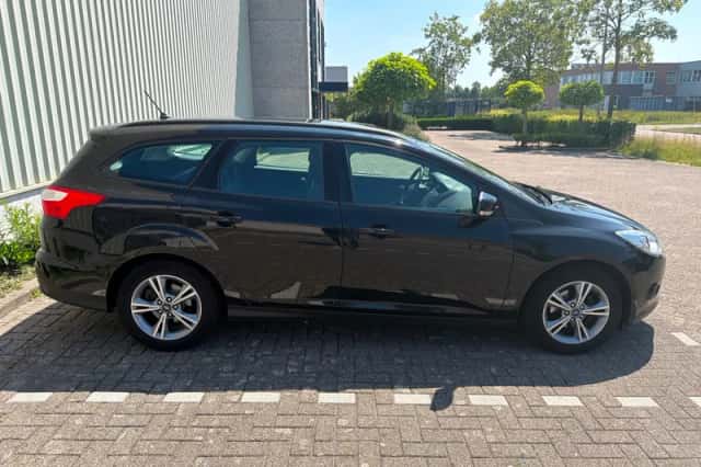 Ford Focus (2014) thumbnail 6