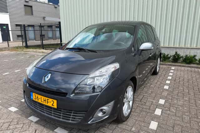 Renault Grand Scénic (2010) thumbnail 1