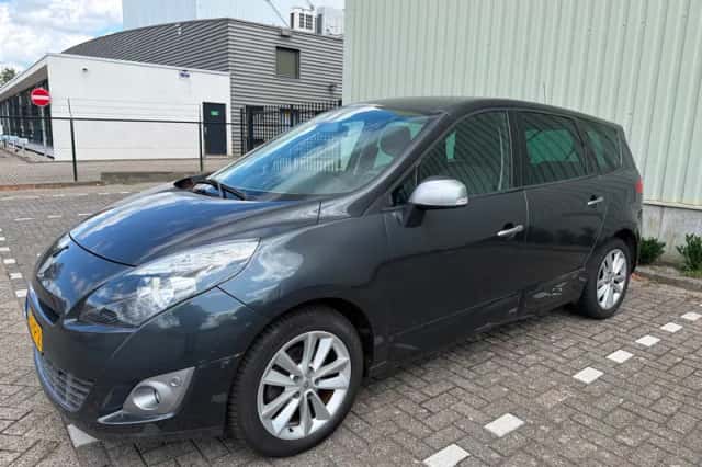 Renault Grand Scénic (2010) thumbnail 4