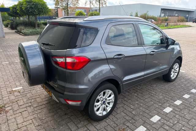 Ford EcoSport (2015) thumbnail 4