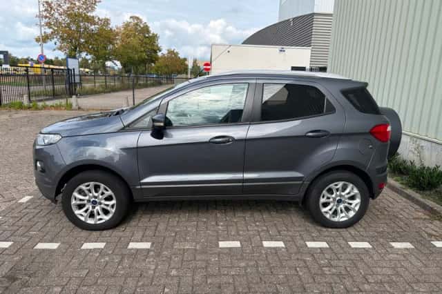 Ford EcoSport (2015) thumbnail 6