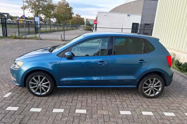Volkswagen Polo (2016) thumbnail 3