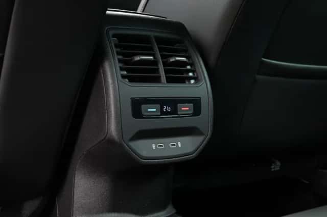 SEAT Leon (2021) thumbnail 13