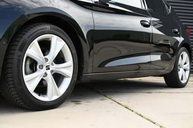 SEAT Leon (2021) thumbnail 3
