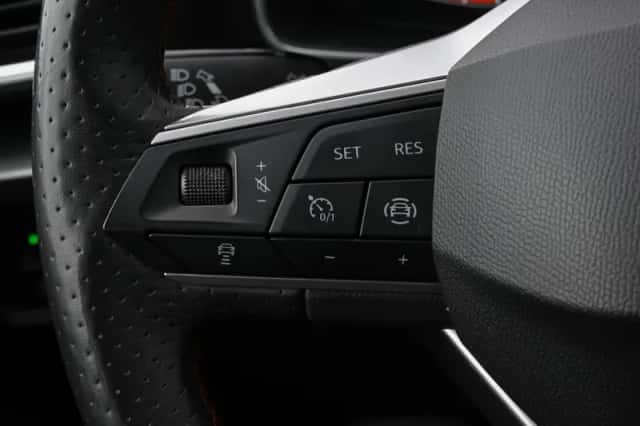 SEAT Leon (2021) thumbnail 23