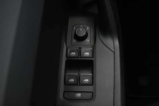 SEAT Leon (2021) thumbnail 25