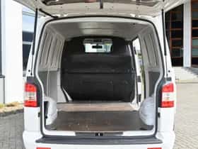 Volkswagen Transporter (2011) thumbnail 11