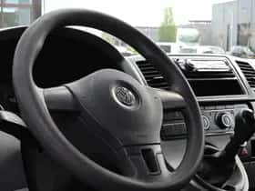 Volkswagen Transporter (2011) thumbnail 12