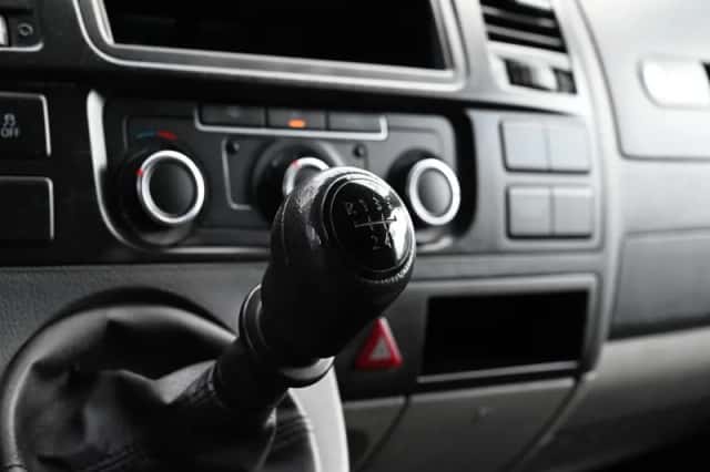 Volkswagen Transporter (2011) thumbnail 13