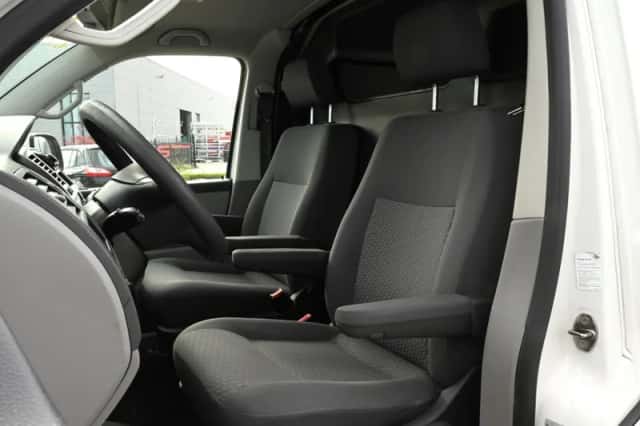 Volkswagen Transporter (2011) thumbnail 14