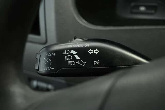 Volkswagen Transporter (2011) thumbnail 15