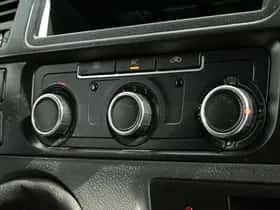 Volkswagen Transporter (2011) thumbnail 16