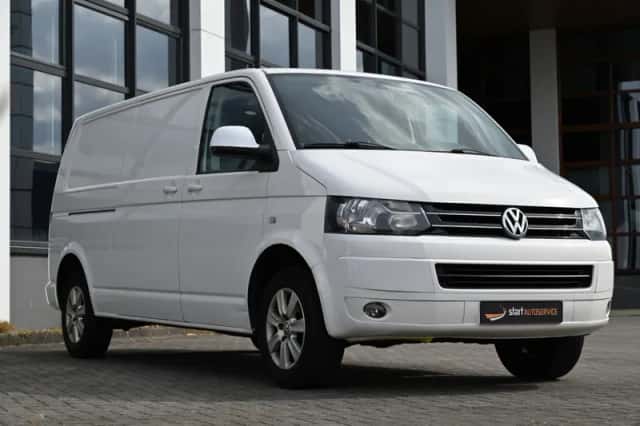 Volkswagen Transporter (2011) thumbnail 3