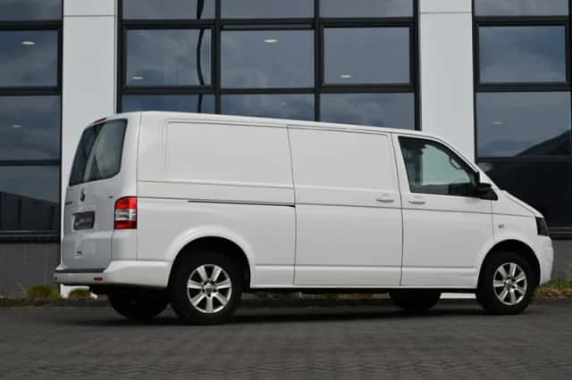 Volkswagen Transporter (2011) thumbnail 8