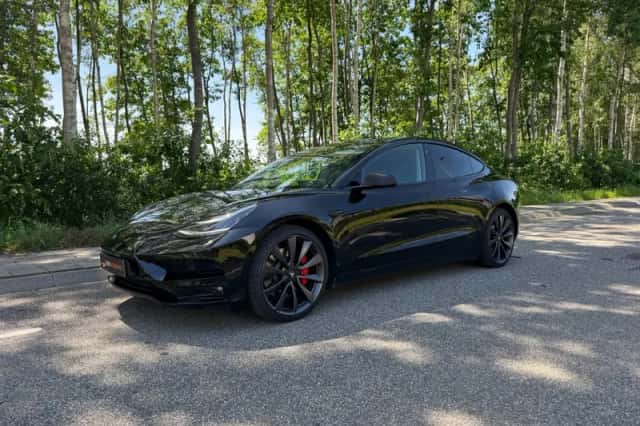Tesla Model 3 (2020) thumbnail 1