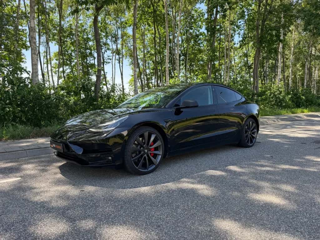Tesla Model 3 (2020) — foto 1