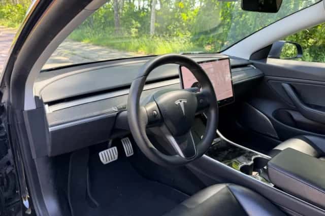 Tesla Model 3 (2020) thumbnail 8