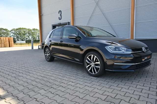 Volkswagen Golf (2017) thumbnail 3