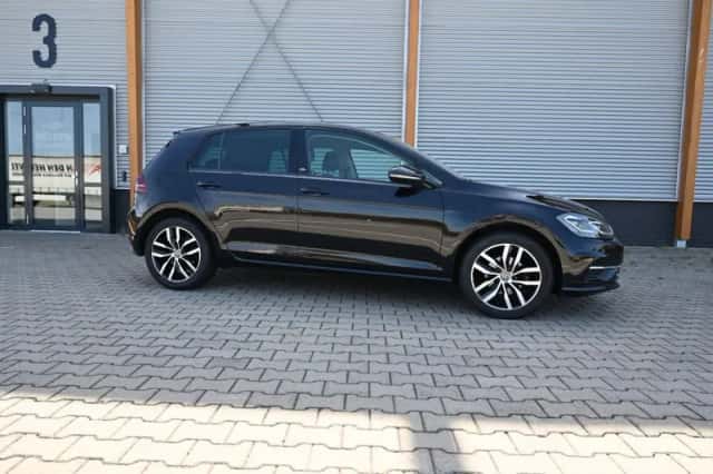 Volkswagen Golf (2017) thumbnail 5