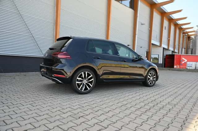 Volkswagen Golf (2017) thumbnail 6