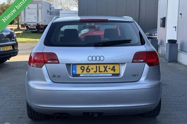 Audi A3 (2009) thumbnail 3