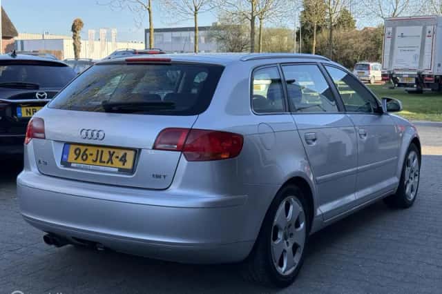 Audi A3 (2009) thumbnail 4