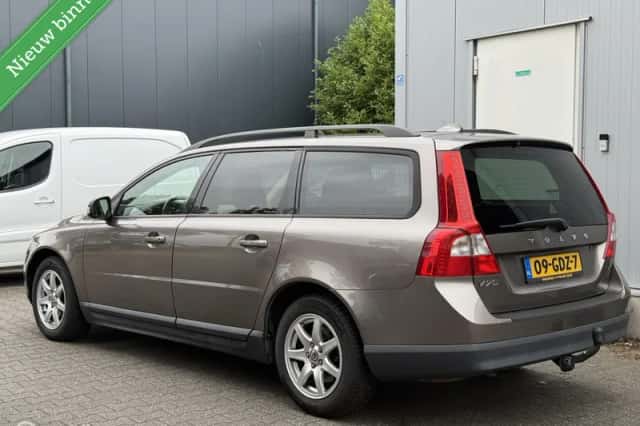 Volvo V70 (2008) thumbnail 2
