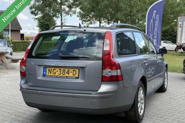 Volvo V50 (2004) thumbnail 3