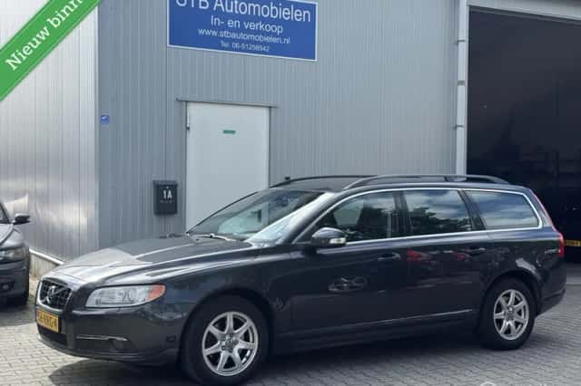 Volvo V70 (2010) thumbnail 1