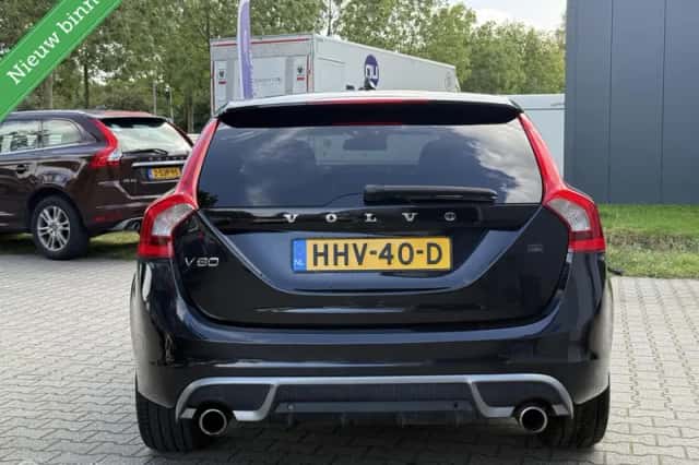 Volvo V60 (2011) thumbnail 3