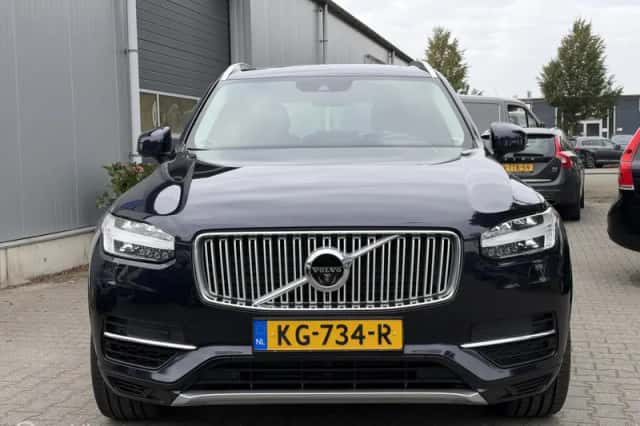 Volvo XC90 (2016) thumbnail 6