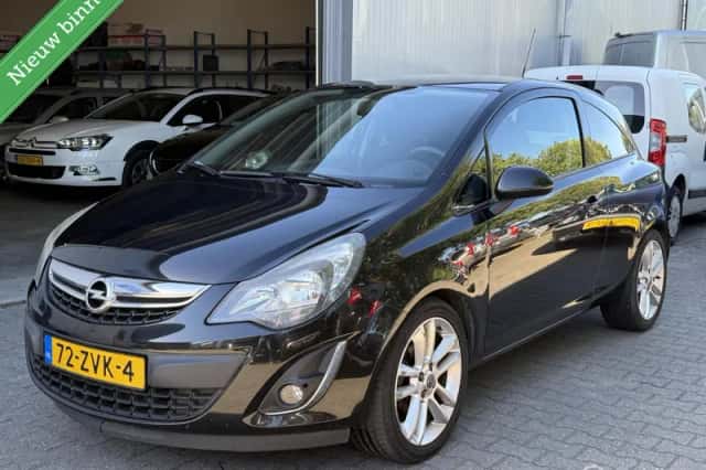 Opel Corsa (2013) thumbnail 1