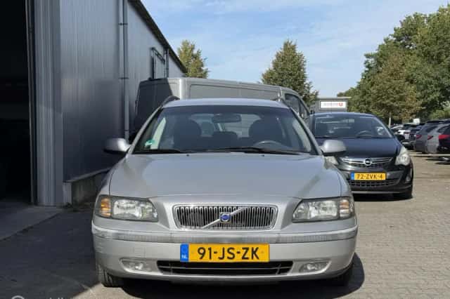 Volvo V70 (2002) thumbnail 5