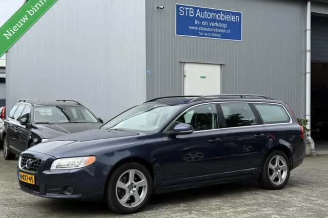 Volvo V70 (2013) thumbnail 1