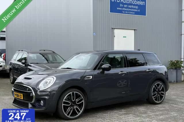MINI Clubman (2016) thumbnail 1