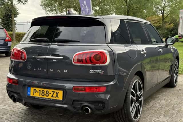 MINI Clubman (2016) thumbnail 4