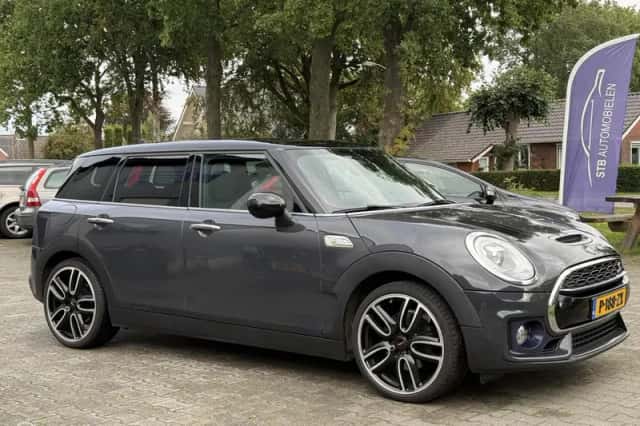 MINI Clubman (2016) thumbnail 5