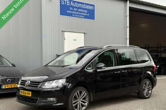 Volkswagen Sharan (2013) thumbnail 1
