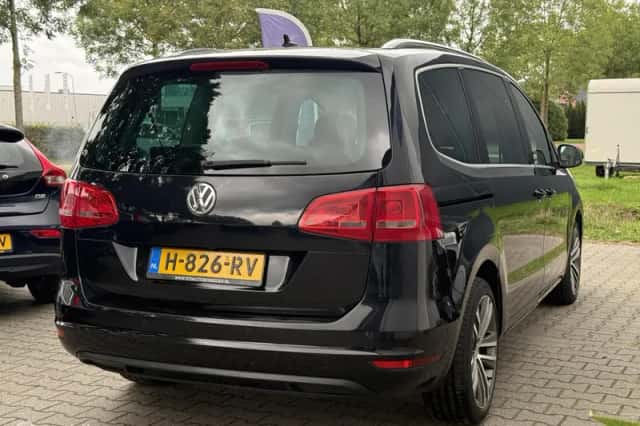 Volkswagen Sharan (2013) thumbnail 4