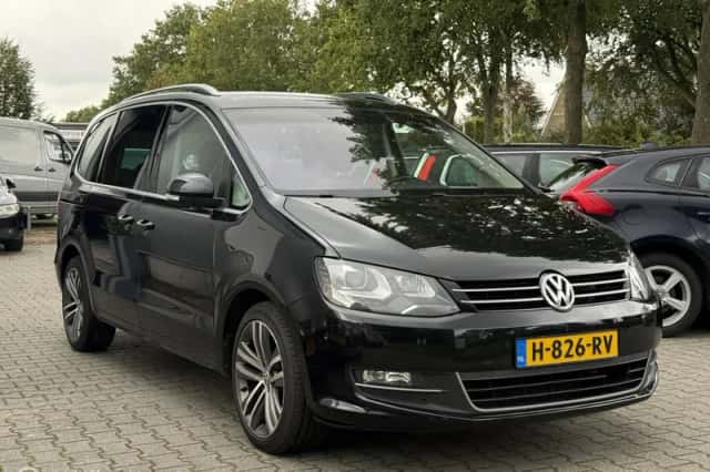 Volkswagen Sharan (2013) thumbnail 5