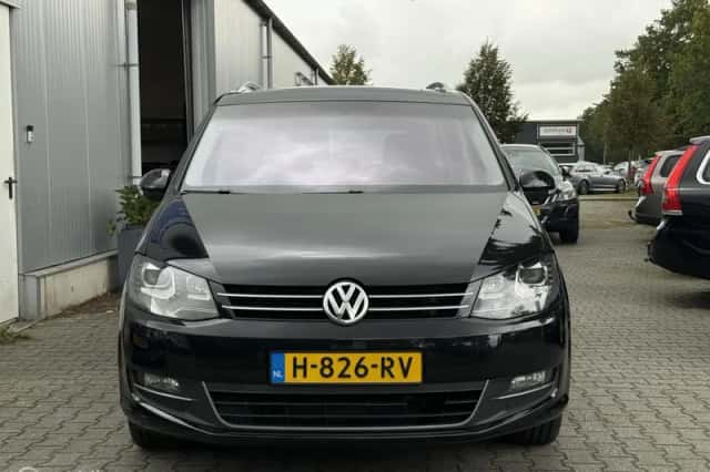 Volkswagen Sharan (2013) thumbnail 6
