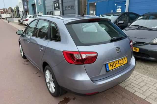 SEAT Ibiza (2015) thumbnail 3