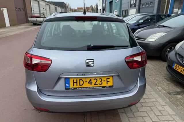 SEAT Ibiza (2015) thumbnail 4